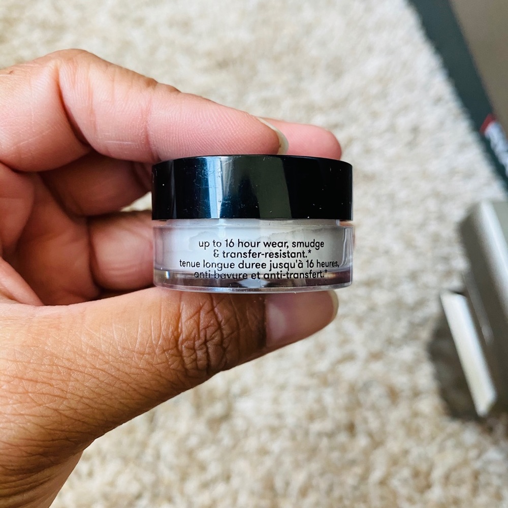 ☘️3/$25☘️ Dermablend Mini Loose Setting Powder - Picture 2 of 5